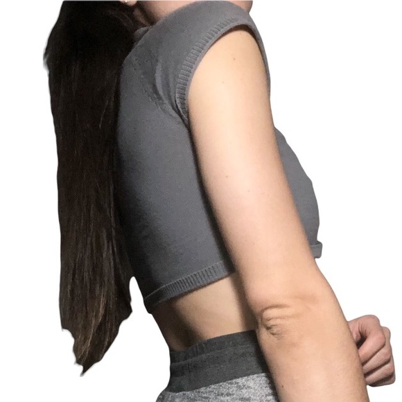 Grey Crop Top with V-Neck - Picture 10 of 10